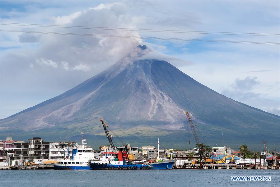 PHILIPPINES-ALBAY-VOLCANO-ERUPTION