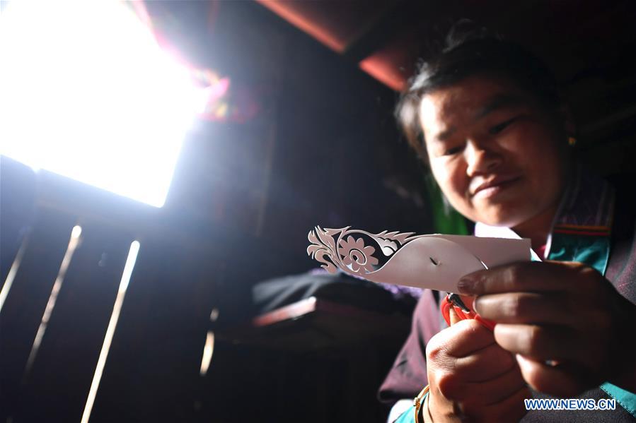 #CHINA-GUANGXI-EMBROIDERY-DEAF MUTE ARTIST (CN)