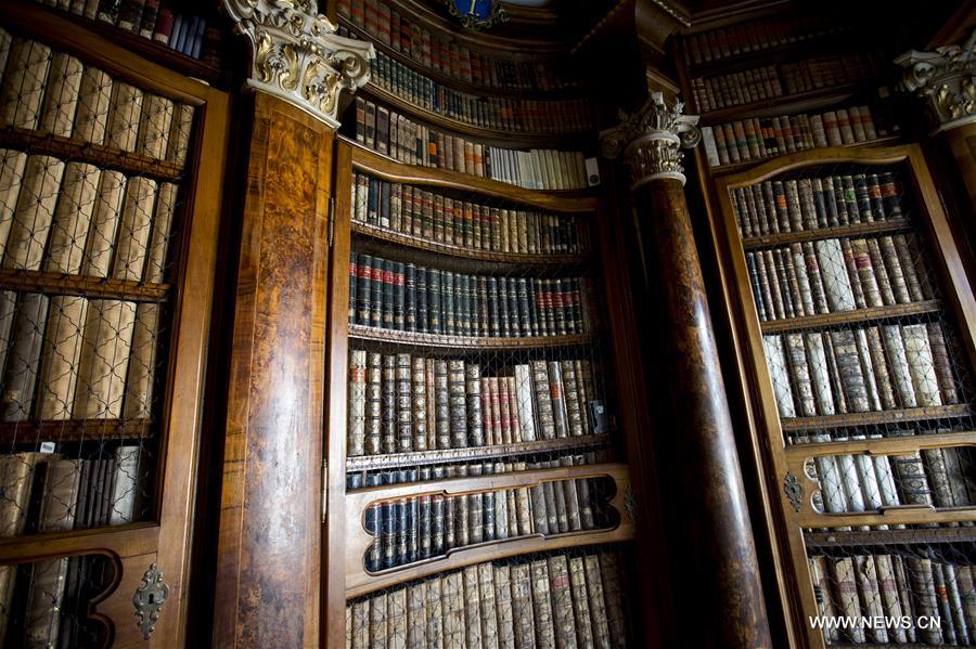 SWITZERLAND-ST.GALLEN CITY-ABBEY LIBRARY