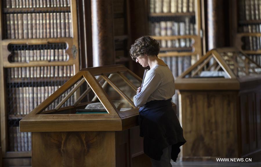 SWITZERLAND-ST.GALLEN CITY-ABBEY LIBRARY