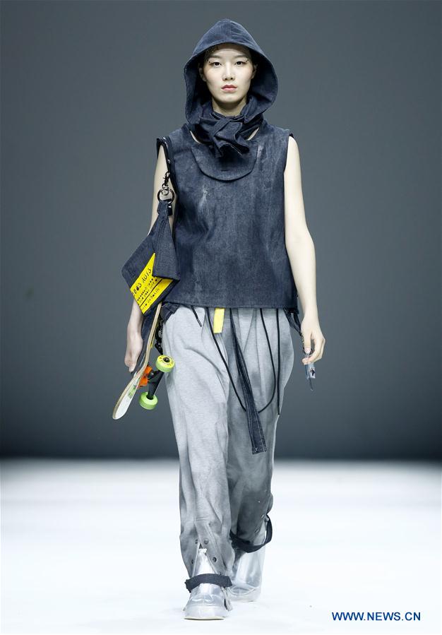 CHINA-BEIJING-GRADUATE FASHION WEEK (CN) 