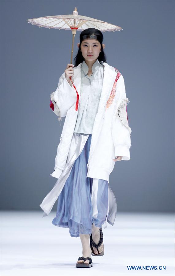 CHINA-BEIJING-GRADUATE FASHION WEEK (CN)