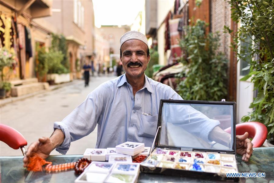 Xinhua Headlines: Xinjiang's hearts, minds open up to Silk Road 