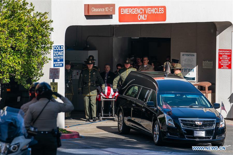 U.S.-CALIFORNIA-BAR-SHOOTING-MOURNING