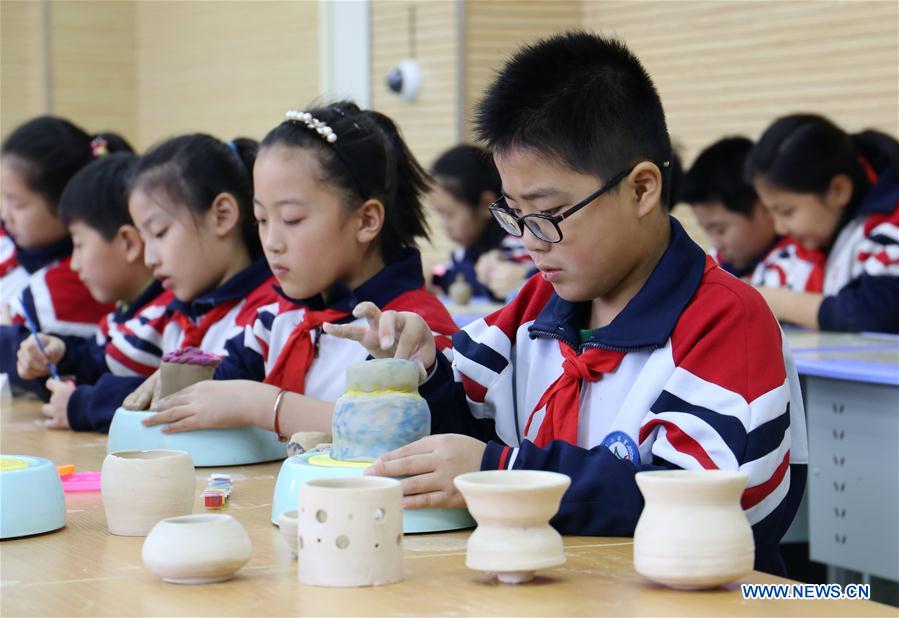 CHINA-HEBEI-SCHOOL-EDUCATION-POTTERY (CN)