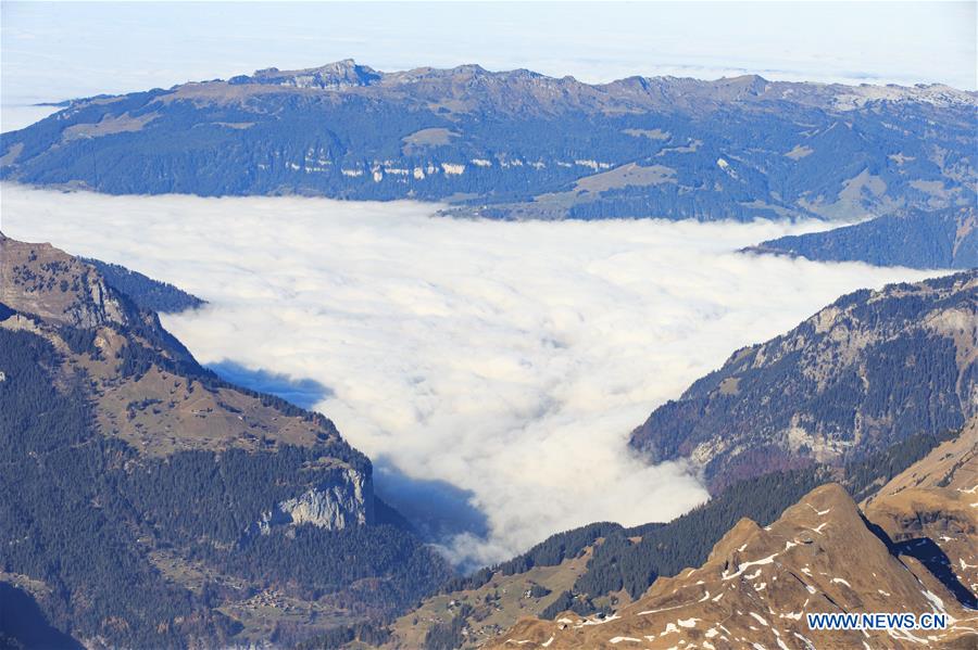 SWITZERLAND-JUNGFRAUJOCH-SEA OF CLOUDS