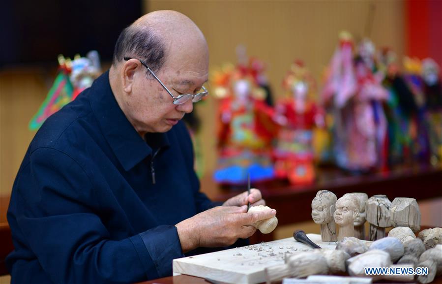 CHINA-FUJIAN-ZHANGZHOU-WOOD PUPPET HEAD (CN)