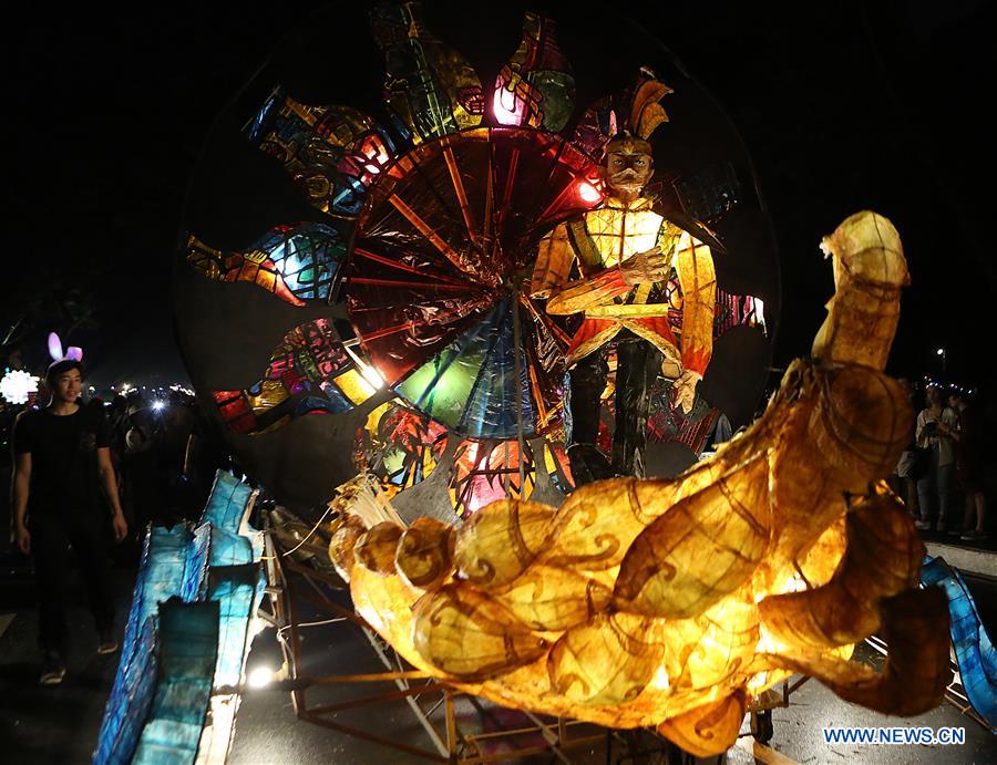 PHILIPPINES-QUEZON-LANTERN PARADE