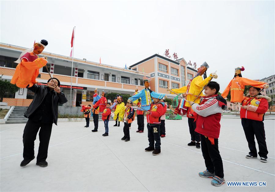 CHINA-GUIZHOU-SHIQIAN-PUPPET SHOW (CN)