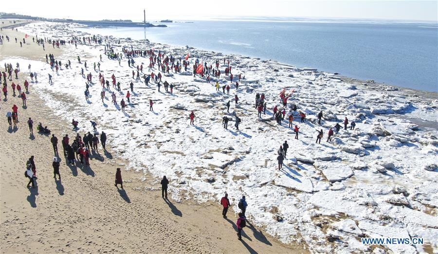 (SP)CHINA-PANJIN-ICE TREKKING (CN)