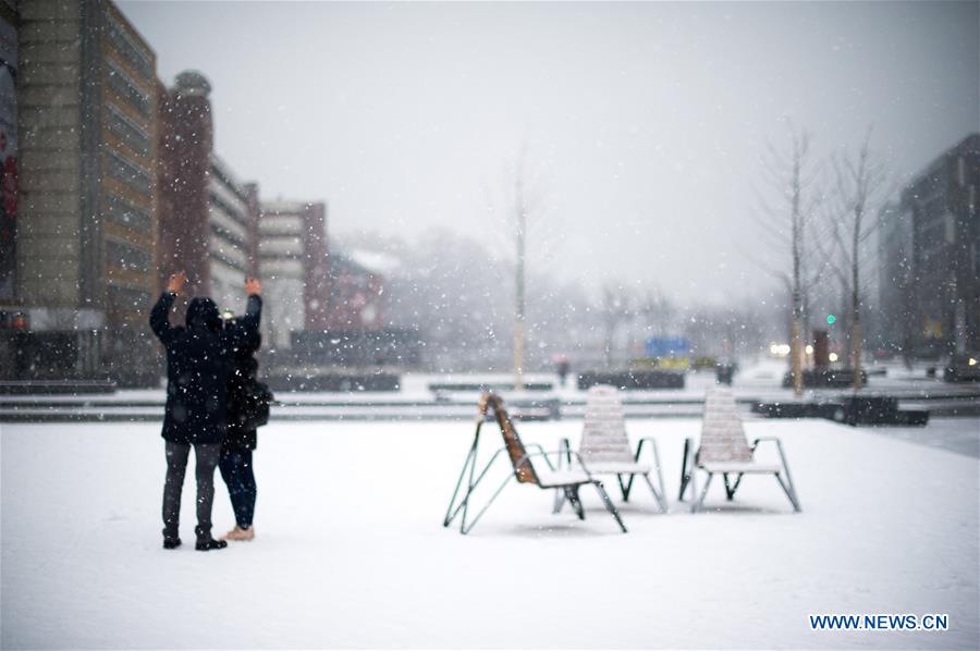 GERMANY-DUISBURG-SNOWFALL