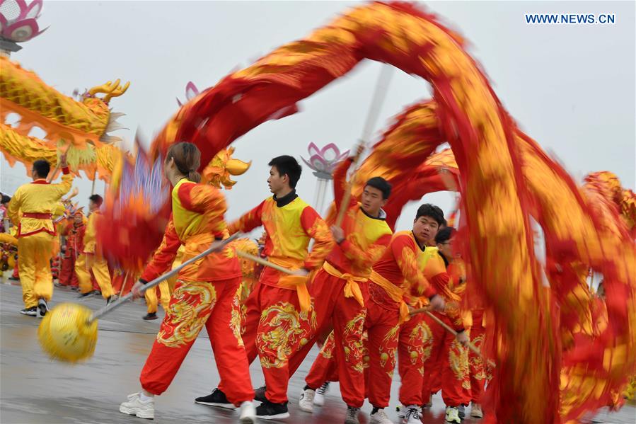 CHINA-JIANGXI-LION AND DRAGON DANCE (CN)