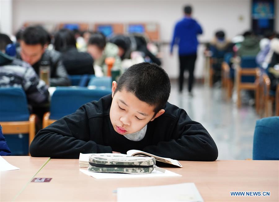 CHINA-SHAANXI-TEENAGERS-LIBRARY (CN)