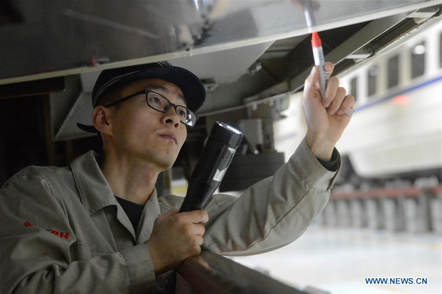 CHINA-URUMQI-HIGH-SPEED TRAINS-MAINTENANCE (CN)