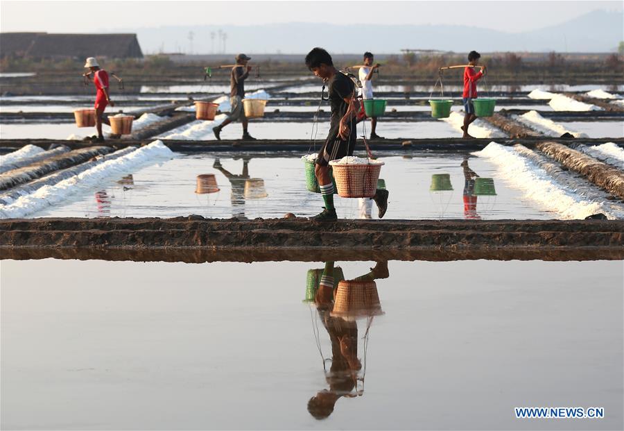 MYANMAR-THANBYUZAYAT-SALT BED