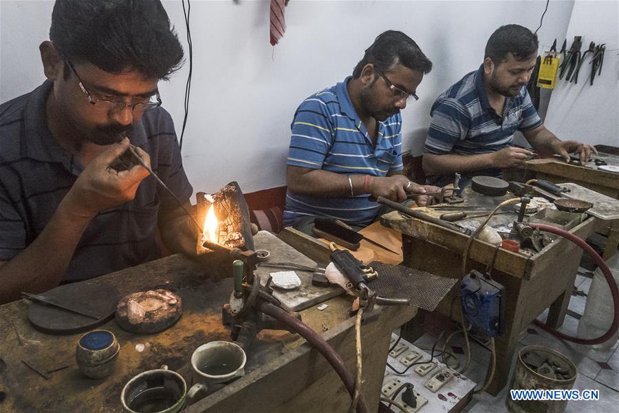 INDIA-KOLKATA-JEWELLERY MAKING INDUSTRY