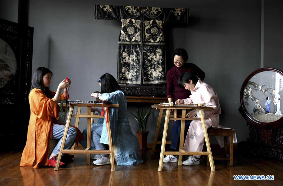 #CHINA-SHIJIAZHUANG-EMBROIDERY (CN)