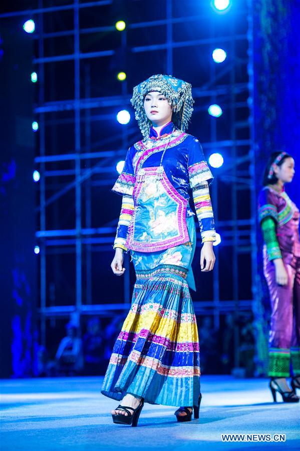 CHINA-GUIZHOU-WANGMO-ETHNIC OUTFITS (CN)