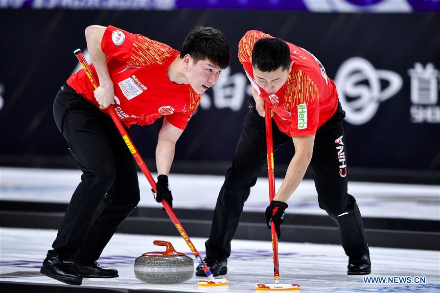 (SP)CHINA-BEIJING-CURLING-WCF WORLD CUP GRAND FINAL-DAY 1