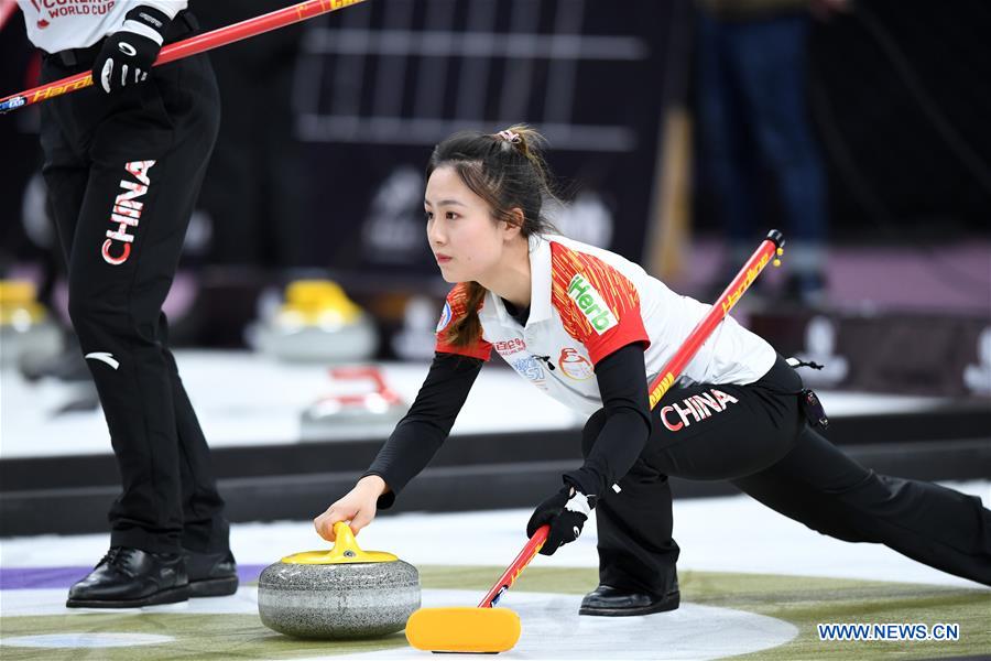 (SP)CHINA-BEIJING-CURLING-WCF WORLD CUP GRAND FINAL-DAY 2