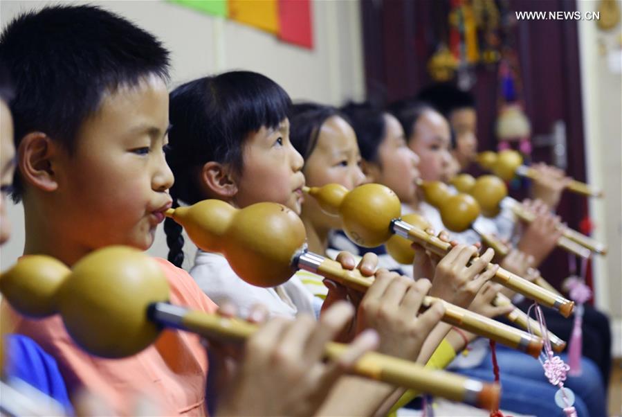 CHINA-YUNNAN-MUSICAL INSTRUMENT-HULUSI (CN)