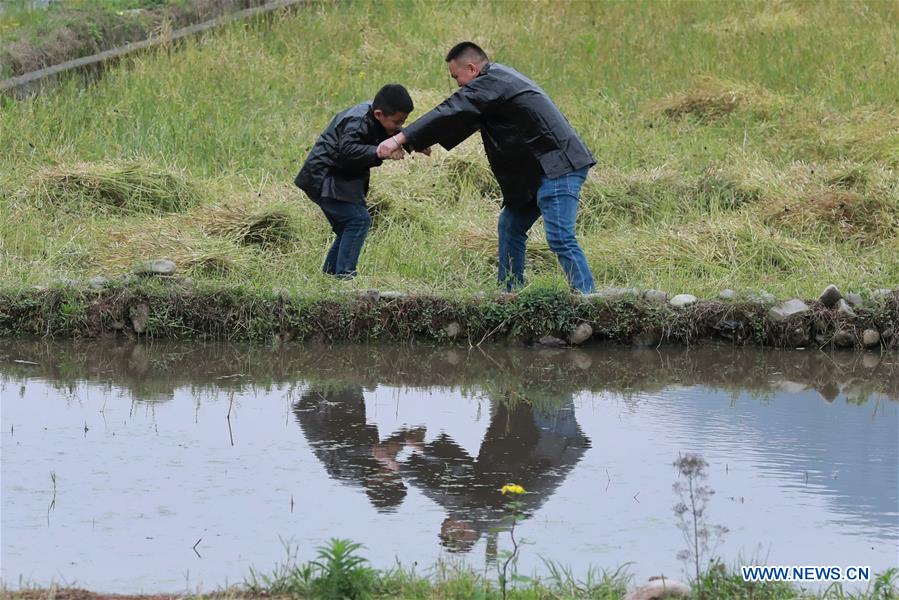 (SP)CHINA-GUIZHOU-LIPING-SIZHAI VILLAGE-TRADITIONAL WRESTLING (CN)