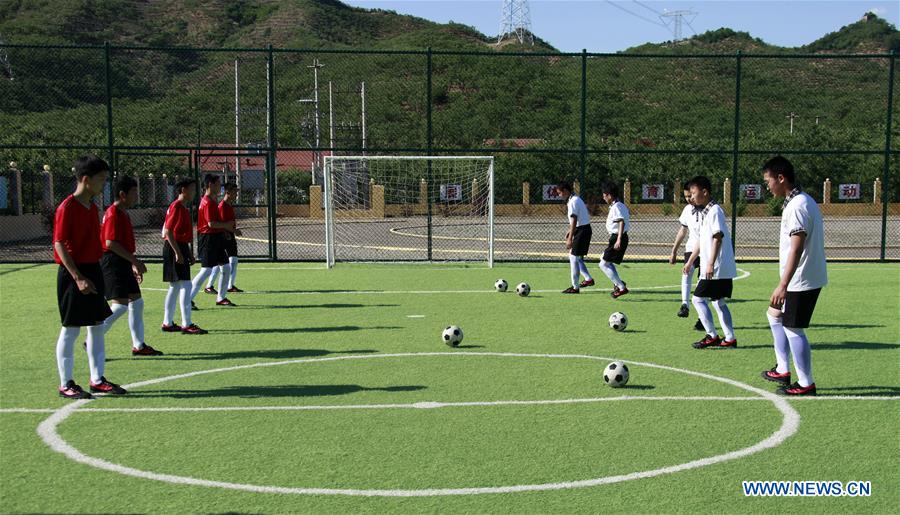 #CHINA-HEBEI-INTERNATIONAL CHILDREN'S DAY-FOOTBALL-TRAINING (CN)