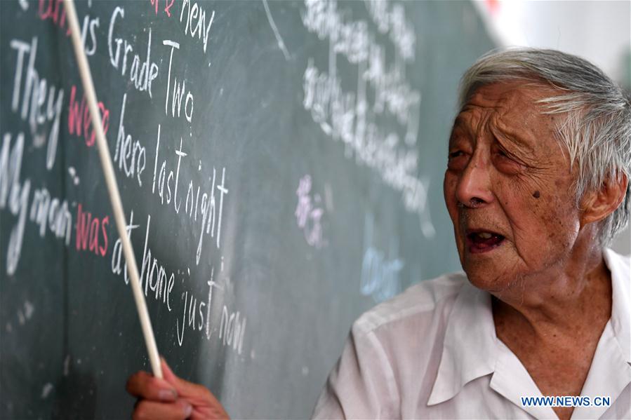 CHINA-ANHUI-HEXIAN COUNTY-ELDER-VOLUNTEER FOR LEFT-BEHIND CHILDREN (CN)