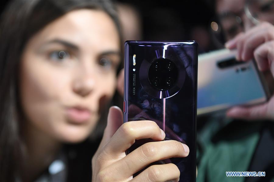 GERMANY-MUNICH-HUAWEI-SMARTPHONE-UNVEILING