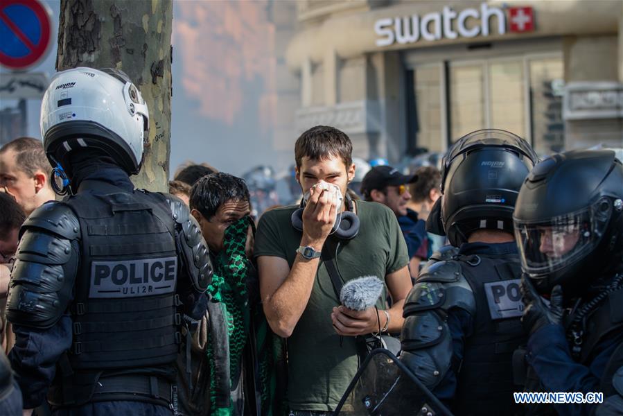 FRANCE-PARIS-PROTEST-POLICE-"YELLOW VEST"