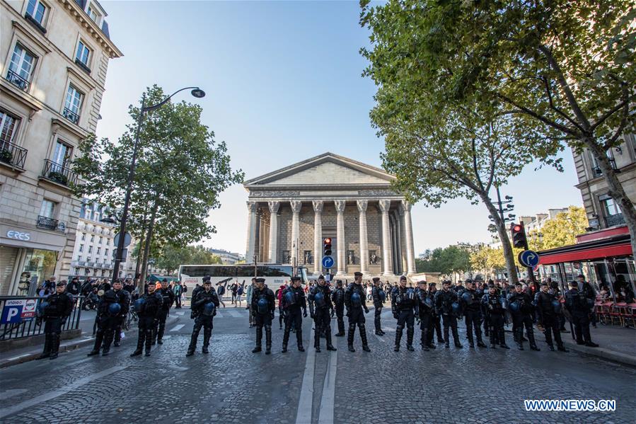 FRANCE-PARIS-PROTEST-POLICE-"YELLOW VEST"