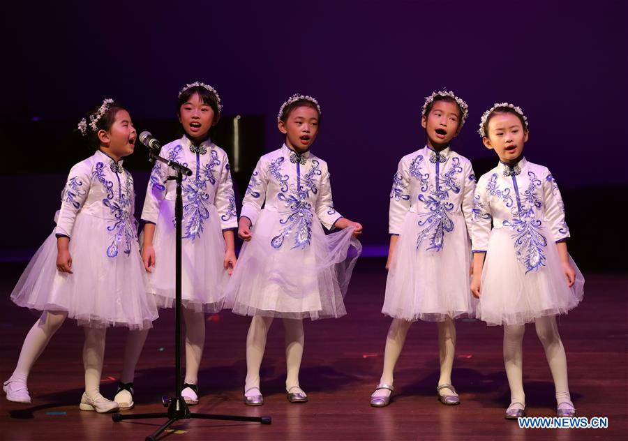 U.S.-CHICAGO-CHINA-STUDENTS-GALA