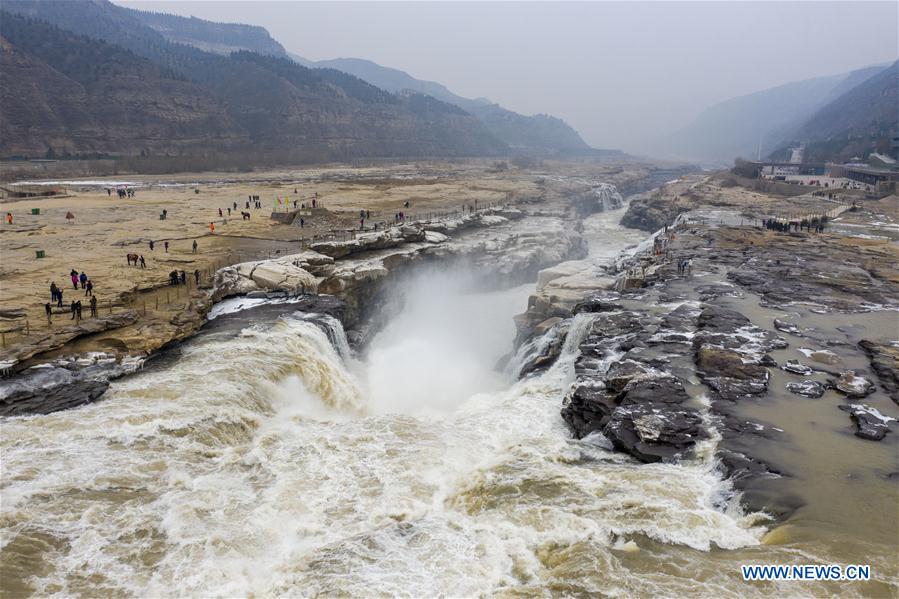 CHINA-HUKOU WATERFALL-WINTER SCENERY(CN)