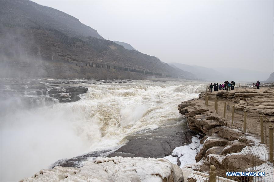 CHINA-HUKOU WATERFALL-WINTER SCENERY(CN)