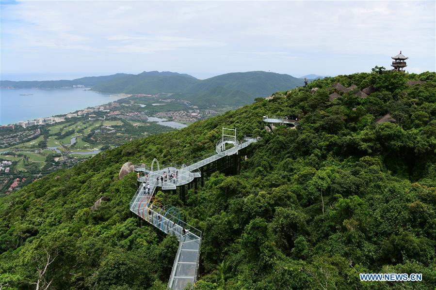 #CHINA-HAINAN-SANYA-GLASS PLANK ROAD (CN)