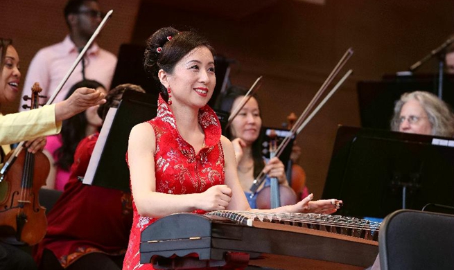 Chinese folk musicians perform concert with Chicago Jazz Philharmonic Orchestra