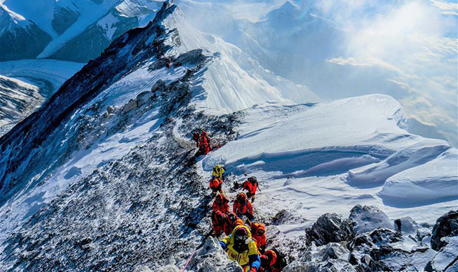 China's 1st professional mountaineering training school celebrates 20th anniv. in Tibet