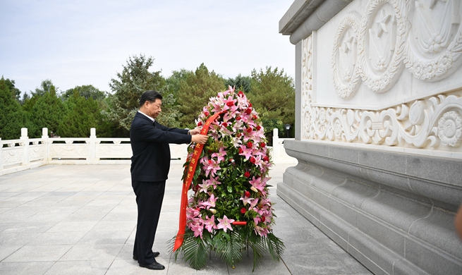 Xi visits monument and martyrs' cemetery of the West Route Army of Chinese Workers' and Peasants' Red Army in Gansu