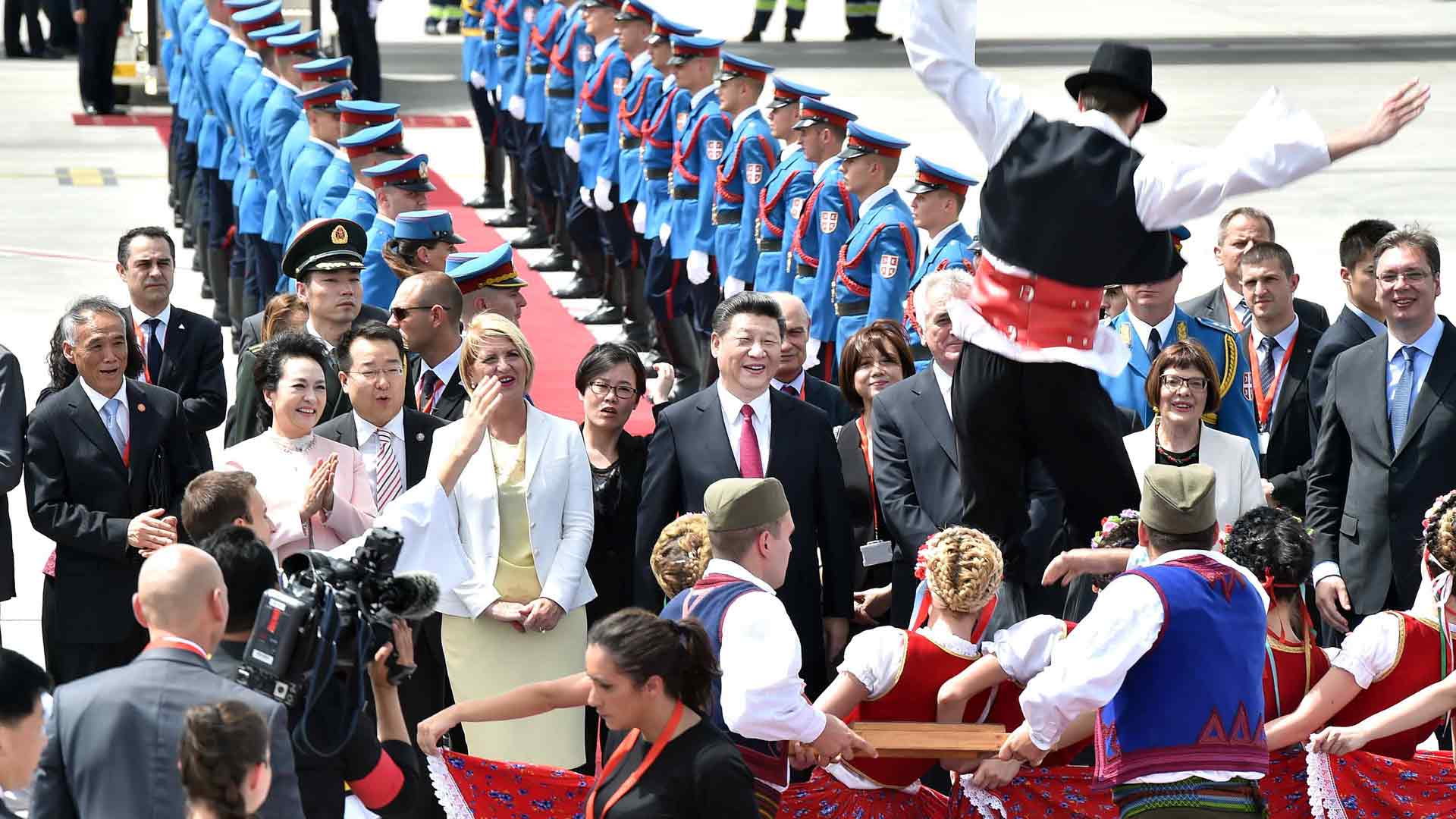 習(xí)近平抵達(dá)貝爾格萊德 開始對(duì)塞爾維亞共和國(guó)進(jìn)行國(guó)事訪問(wèn)