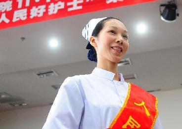 “江城最美女護(hù)士”被授予“人民好護(hù)士”稱號(hào)