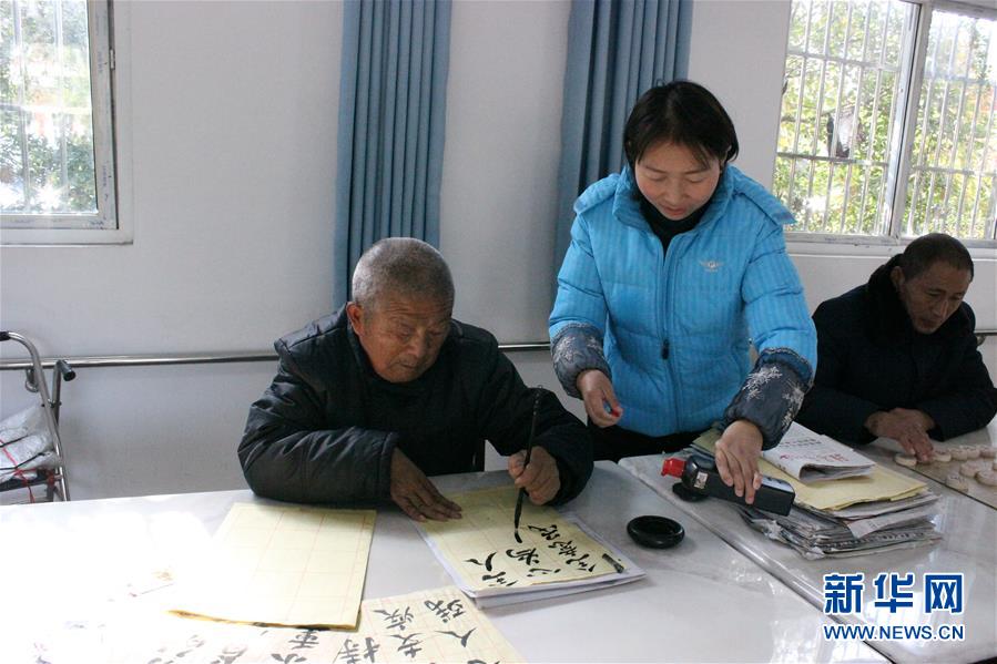 （在習(xí)近平新時(shí)代中國特色社會(huì)主義思想指引下——新時(shí)代新作為新篇章·總書記關(guān)切脫貧事·圖文互動(dòng)）（3）醫(yī)療扶貧，照亮貧困家庭的明天