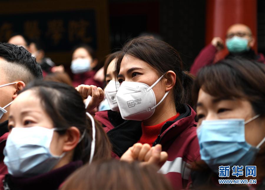 （在習(xí)近平新時代中國特色社會主義思想指引下——新時代新作為新篇章·習(xí)近平總書記關(guān)切事·圖文互動）（2）口罩擋不住你的美——戰(zhàn)“疫”一線巾幗掠影