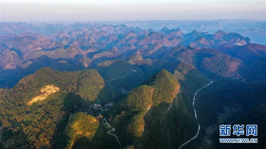 （新華全媒頭條·圖文互動(dòng)）（1）“七遷”出深山——貴州瑤鄉(xiāng)之變濃縮極貧地區(qū)脫貧攻堅(jiān)奮斗史