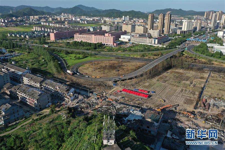 （社會）（1）國務(wù)院安委會決定對浙江溫嶺槽罐車爆炸事故查處實行掛牌督辦