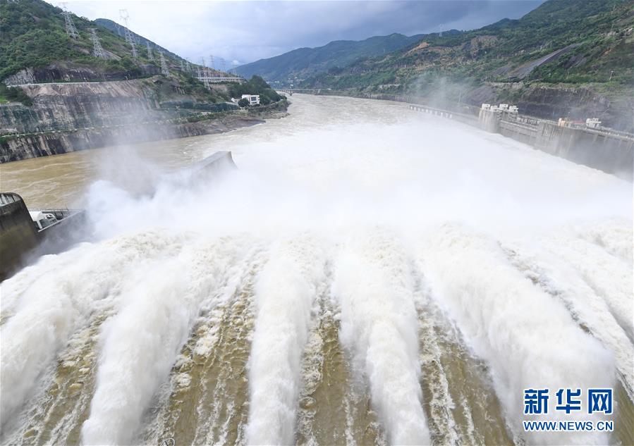 （社會）（4）福建水口水電站開閘泄洪