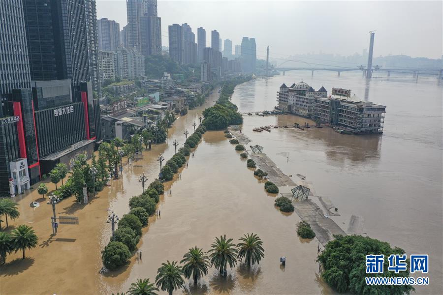 （防汛抗洪·圖文互動）（10）救援，在被洪水漫過的街巷之間——直擊重慶長江、嘉陵江抗洪一線