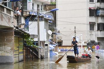 洪水來時(shí)，那暖心的民間救援