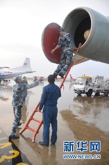 （搜尋馬航370航班·圖文互動）（6）中國空軍3架運輸機抵達馬來西亞 將展開海外搜救行動 