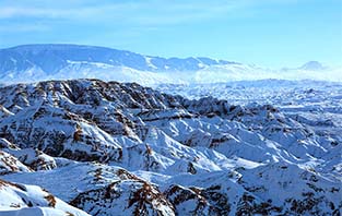 鏡頭帶你走進(jìn)甘肅張掖平山湖大峽谷 雪后盡顯北國(guó)風(fēng)光壯麗美景