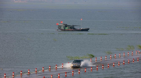 “最美水上公路”再次沒(méi)入水中